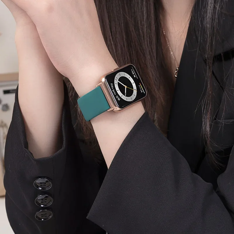 Gelang olahraga untuk jam tang - Huawei Smartwatch Watch Fit ulasan dan harga